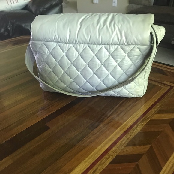 TRADED RARE🦄LARGE Chanel flap crossbody - Picture 6 of 8
